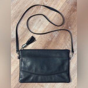 OLD MONEY CLASSY Black Leather super soft zip Crossbody Purse **2 for 20*